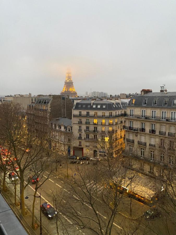 The Eiffel Tower Room París Exterior foto